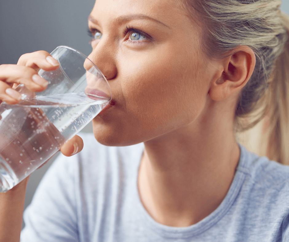 Uống nhiều nước để giảm cân tuiriviu